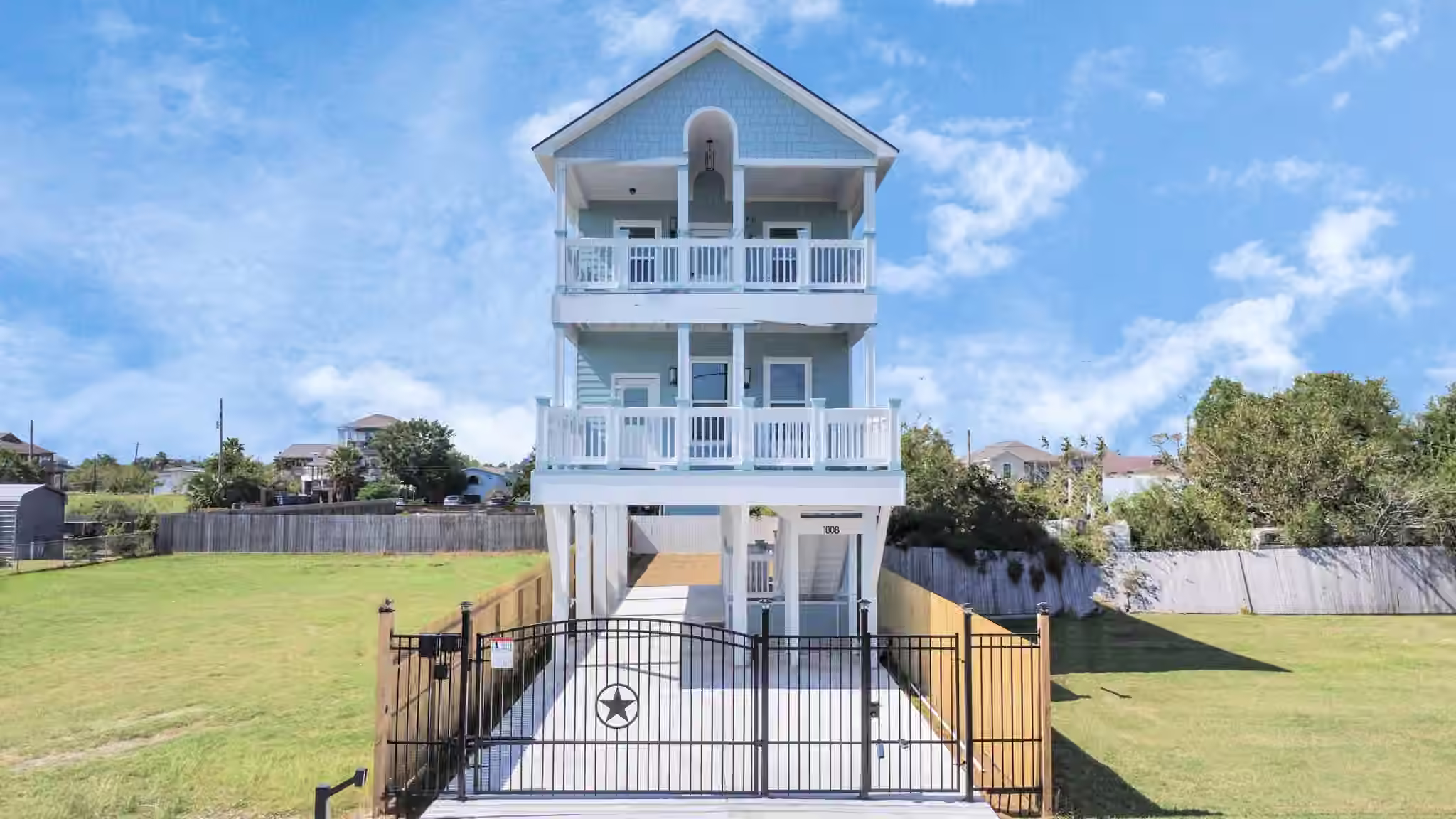Photo of 1008 20th Street, Dickinson, TX 77539