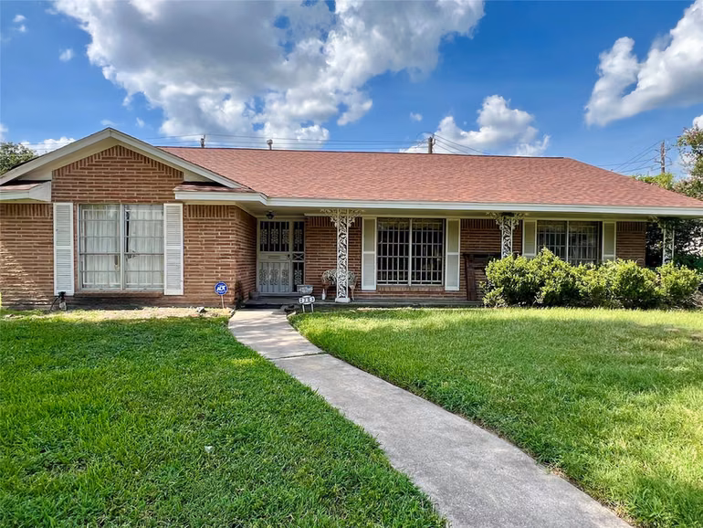 Photo 2 of 2203 Droxford Drive, Houston, TX