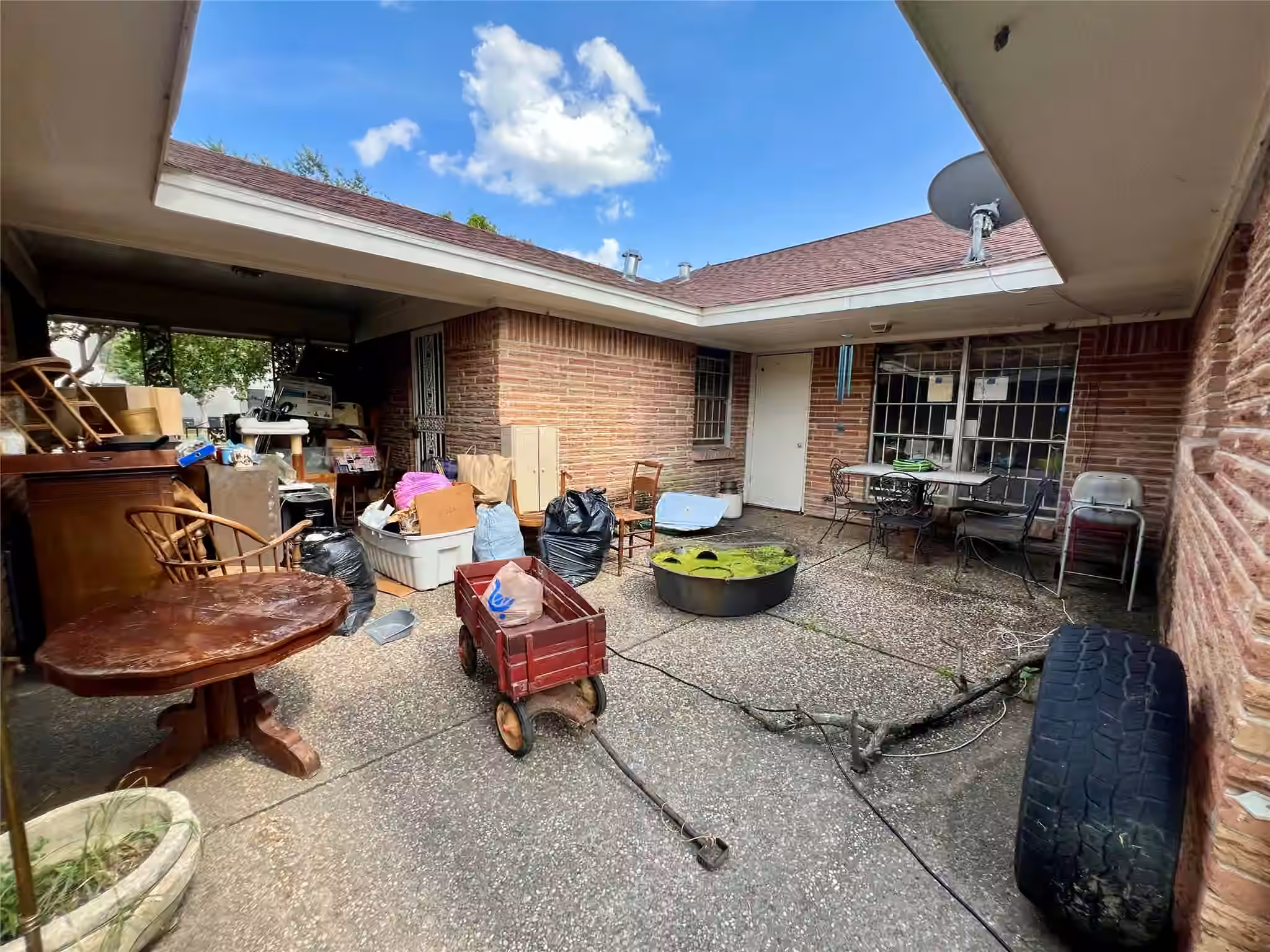 Photo 7 of 2203 Droxford Drive, Houston, TX