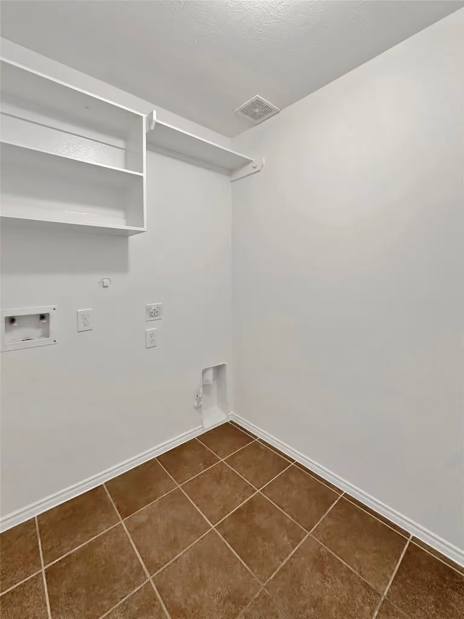 Photo 4 of 2247 Brown Oak Drive, Conroe, TX