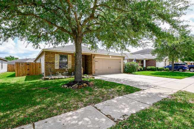 Photo 2 of 2810 Roaring Oaks Lane, Katy, TX