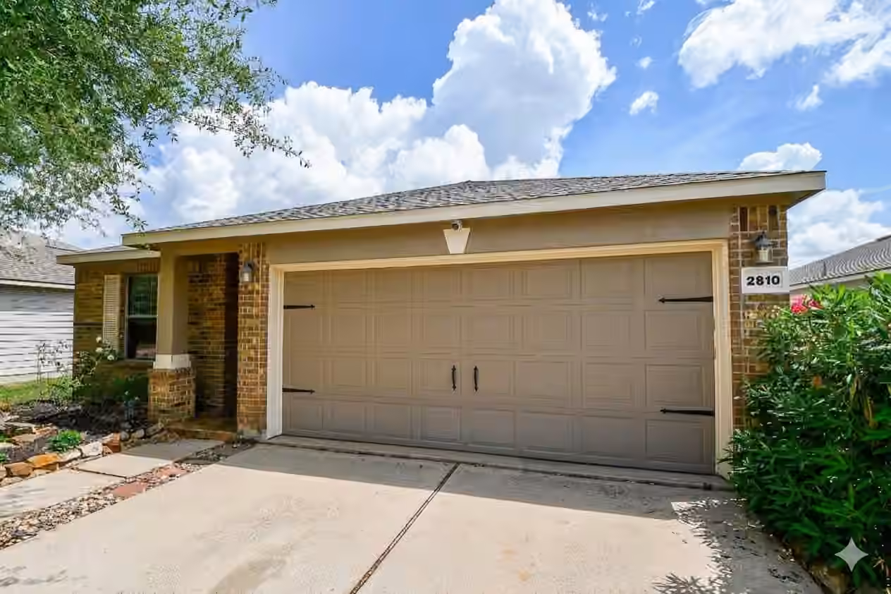 Photo 4 of 2810 Roaring Oaks Lane, Katy, TX
