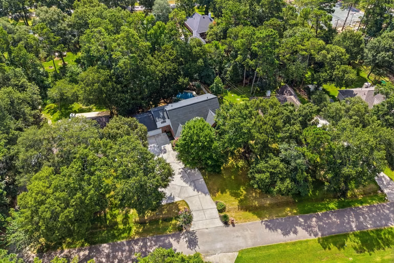 Photo 5 of 2312 Hollowbrook Lane, Conroe, TX