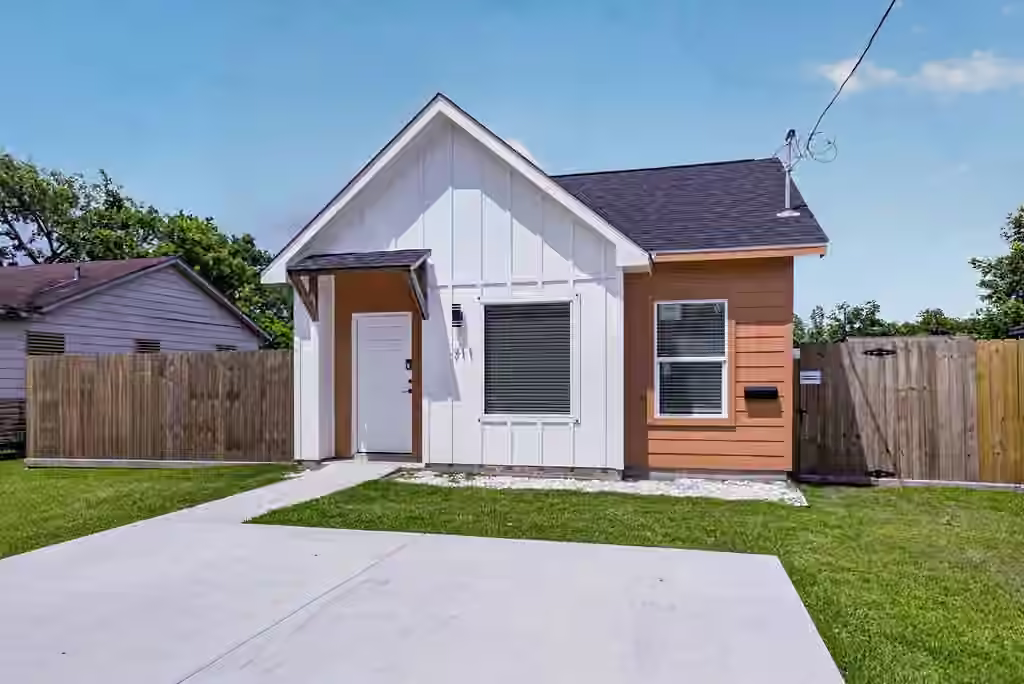 Photo 2 of 711 Rosedale Street, La Marque, TX