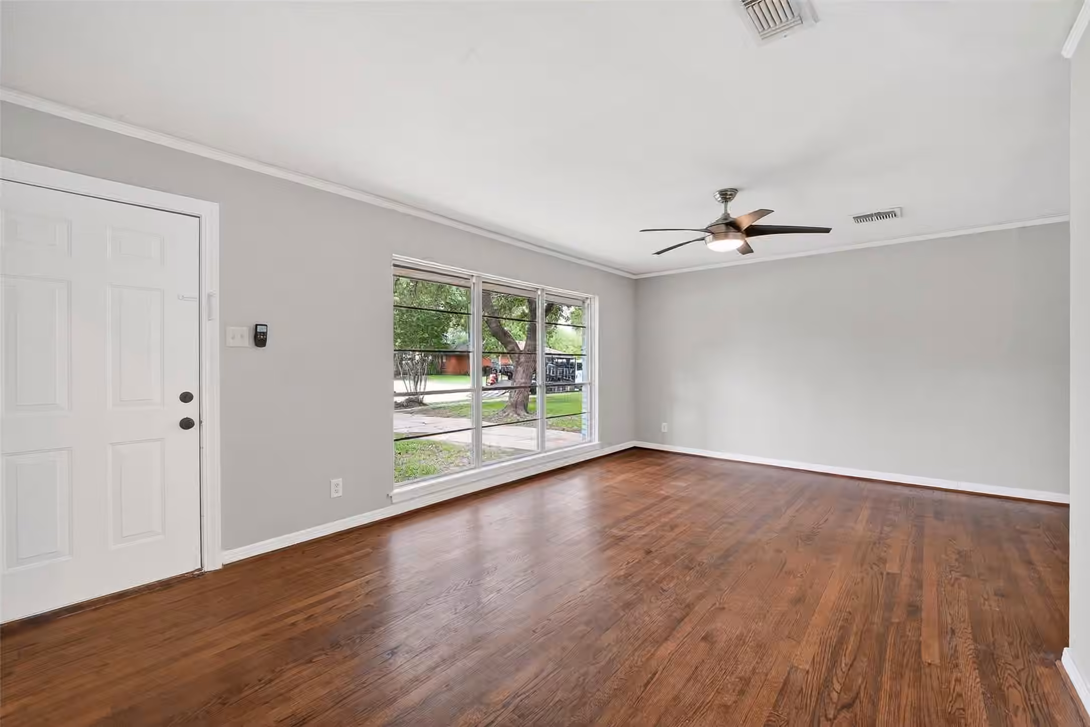 Photo 7 of 4106 Woodshire Street, Houston, TX