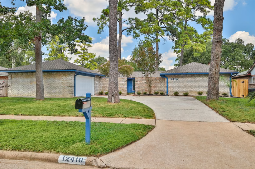 Photo 2 of 12410 Pantano Drive, Houston, TX
