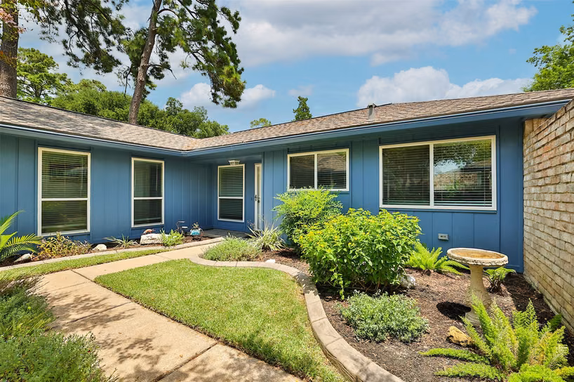 Photo 5 of 12410 Pantano Drive, Houston, TX