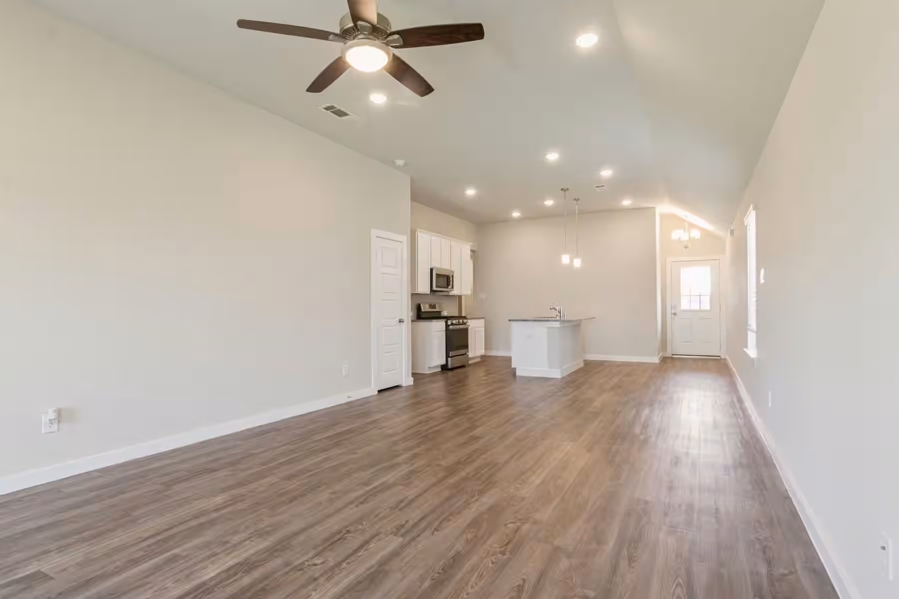 Photo 5 of 21615 Coral Mist Drive, Cypress, TX