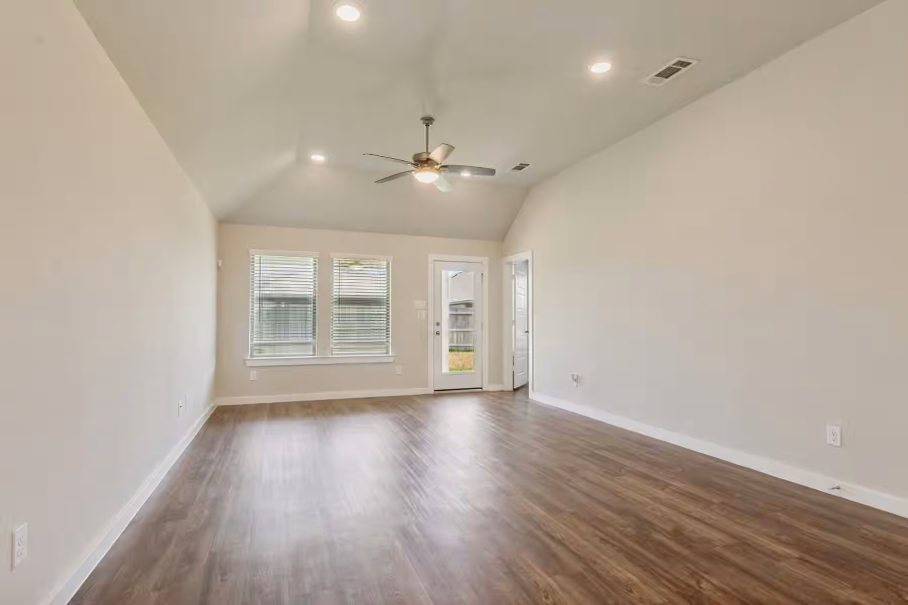 Photo 7 of 21615 Coral Mist Drive, Cypress, TX