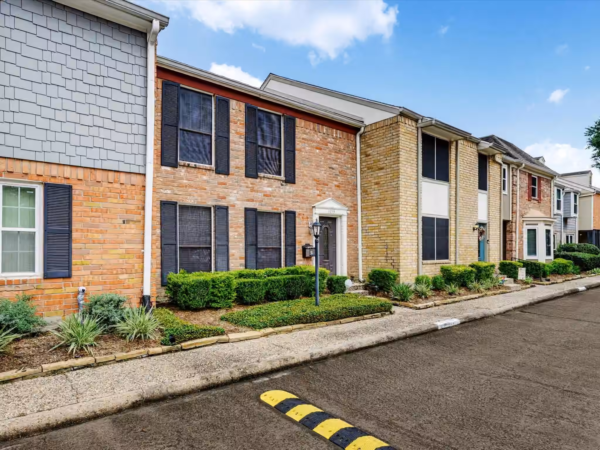 Photo 4 of 1653 W Sam Houston Parkway S, Houston, TX
