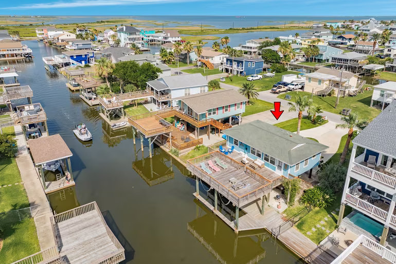 Photo 5 of 16619 Bermuda Way, Jamaica Beach, TX