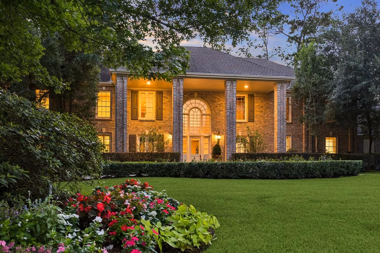 Photo of 10 Stillforest Street, Piney Point Village, TX