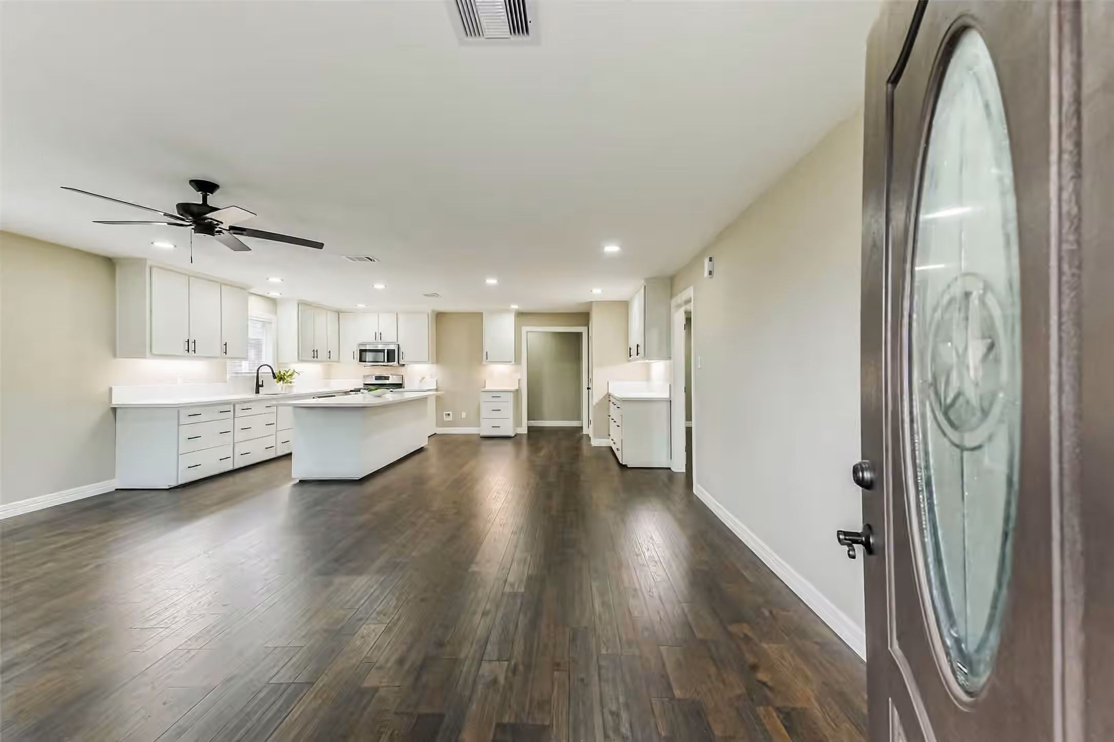 Photo 5 of 109 Neyland Street, Houston, TX