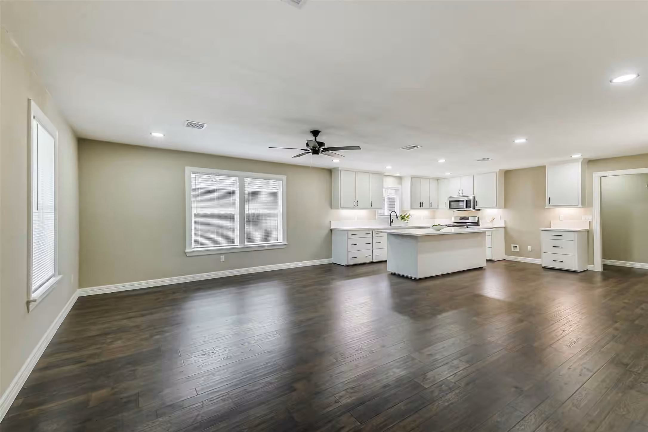 Photo 6 of 109 Neyland Street, Houston, TX