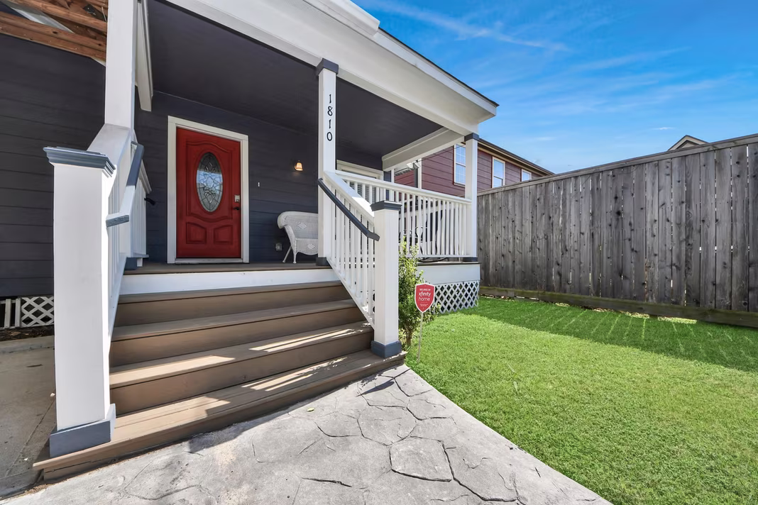 Photo 2 of 1810 Johnson Street, Houston, TX