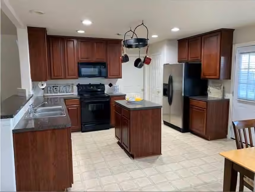 Photo 3 of 2103 Ripple Bend Lane, Pearland, TX
