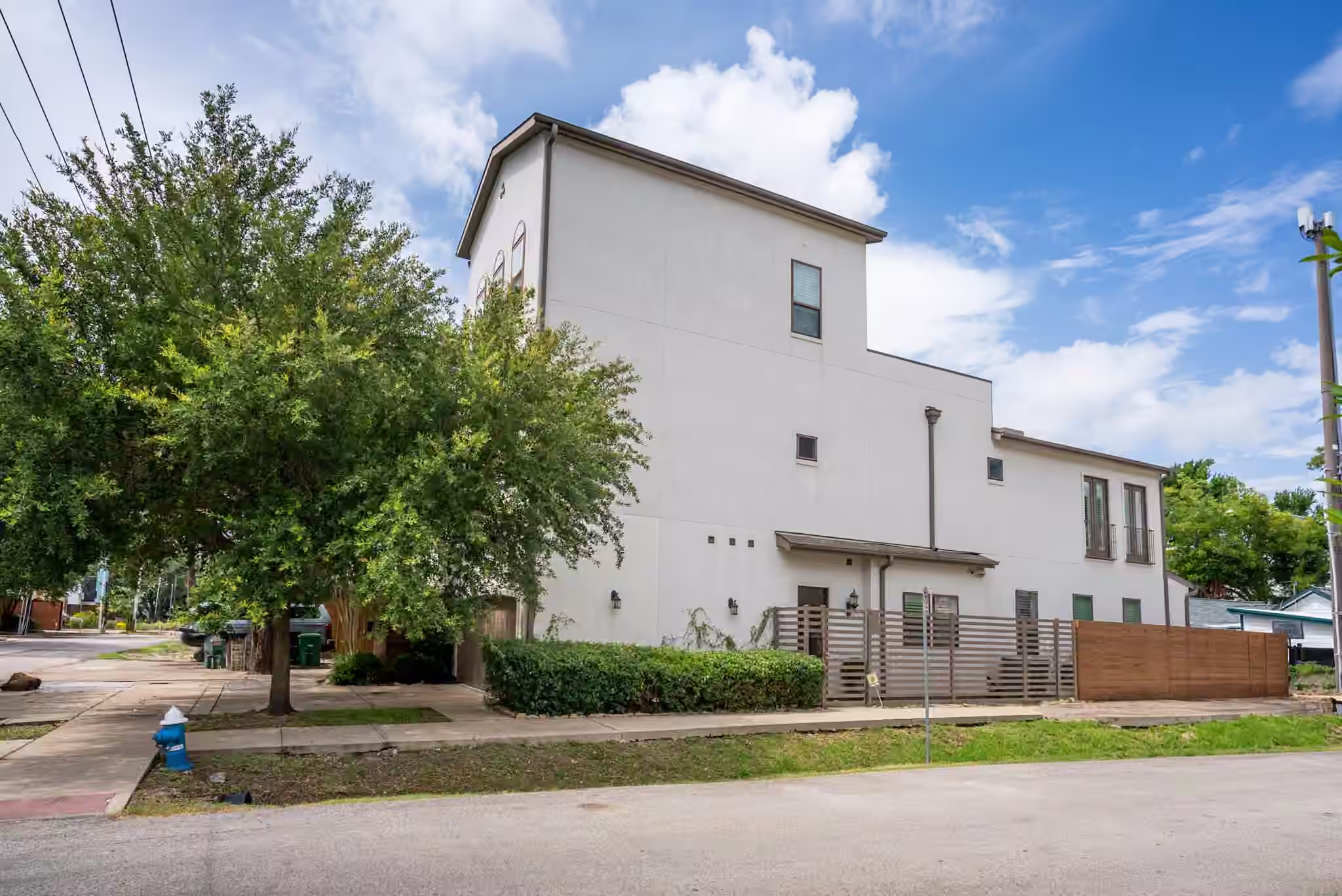 Photo 2 of 1425 Knox Street, Houston, TX