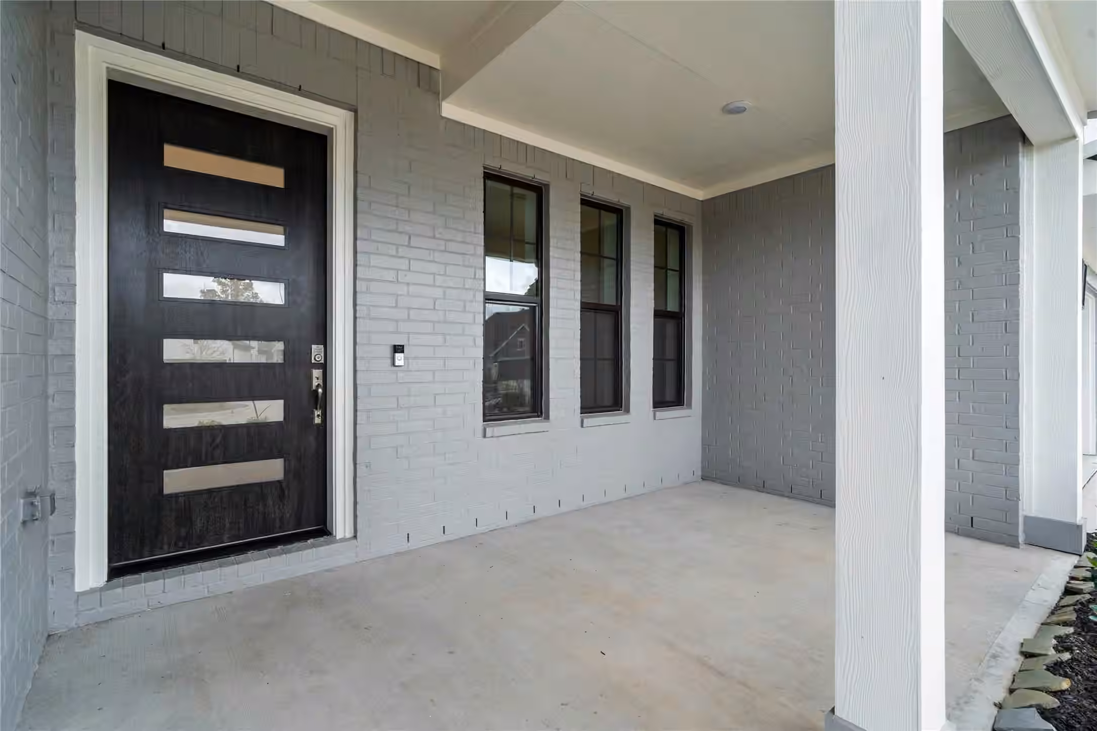 Photo 5 of 17016 Sweet Iris Court, Conroe, TX