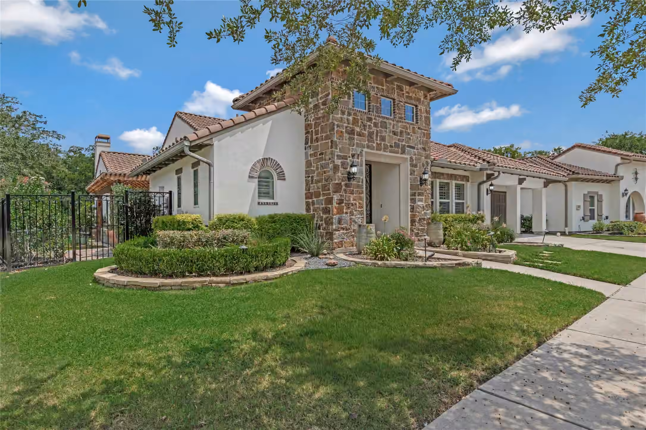Photo of 3850 Sundance Hill Lane, Sugar Land, TX 77479