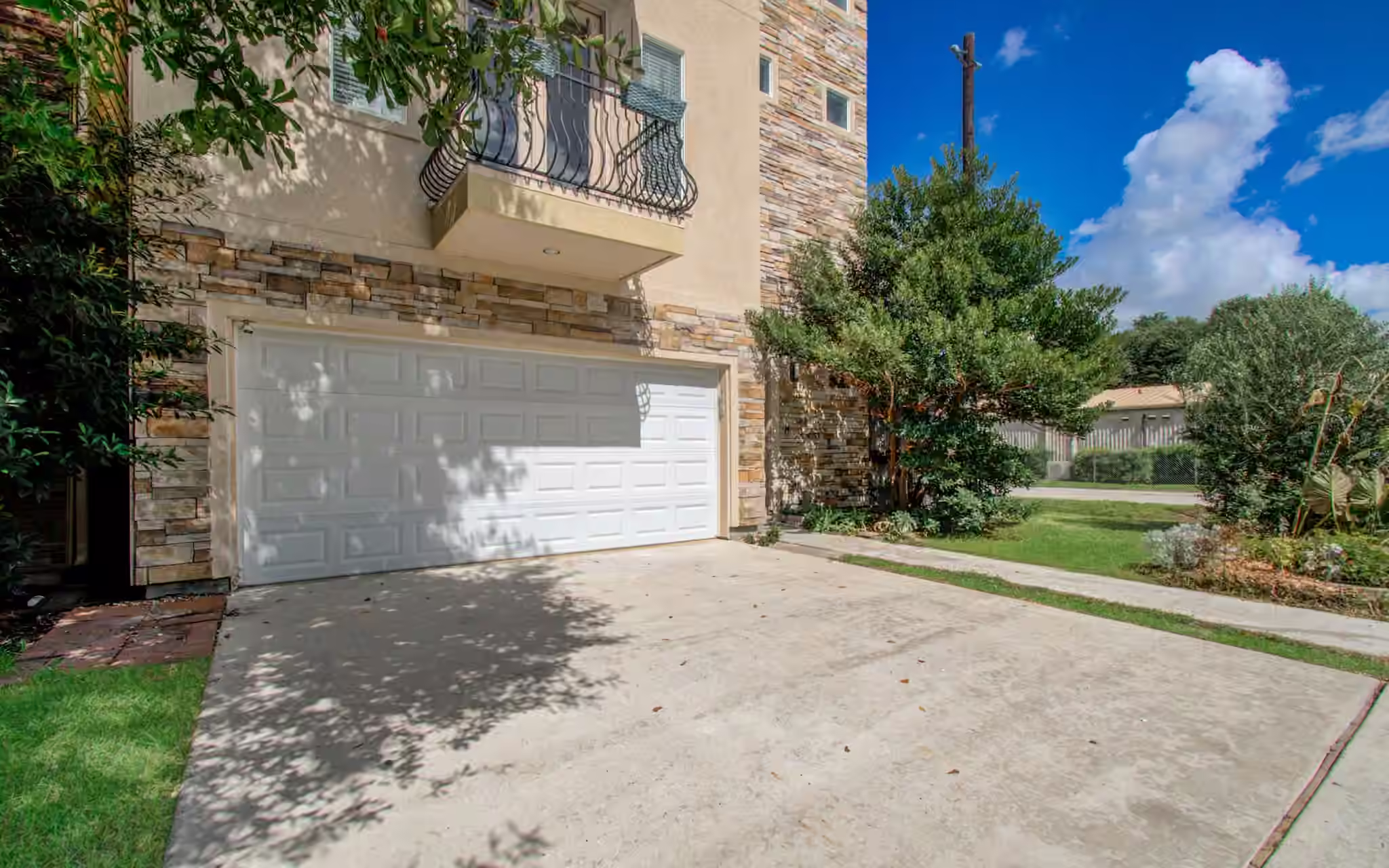 Photo 3 of 2609 Detering Street, Houston, TX
