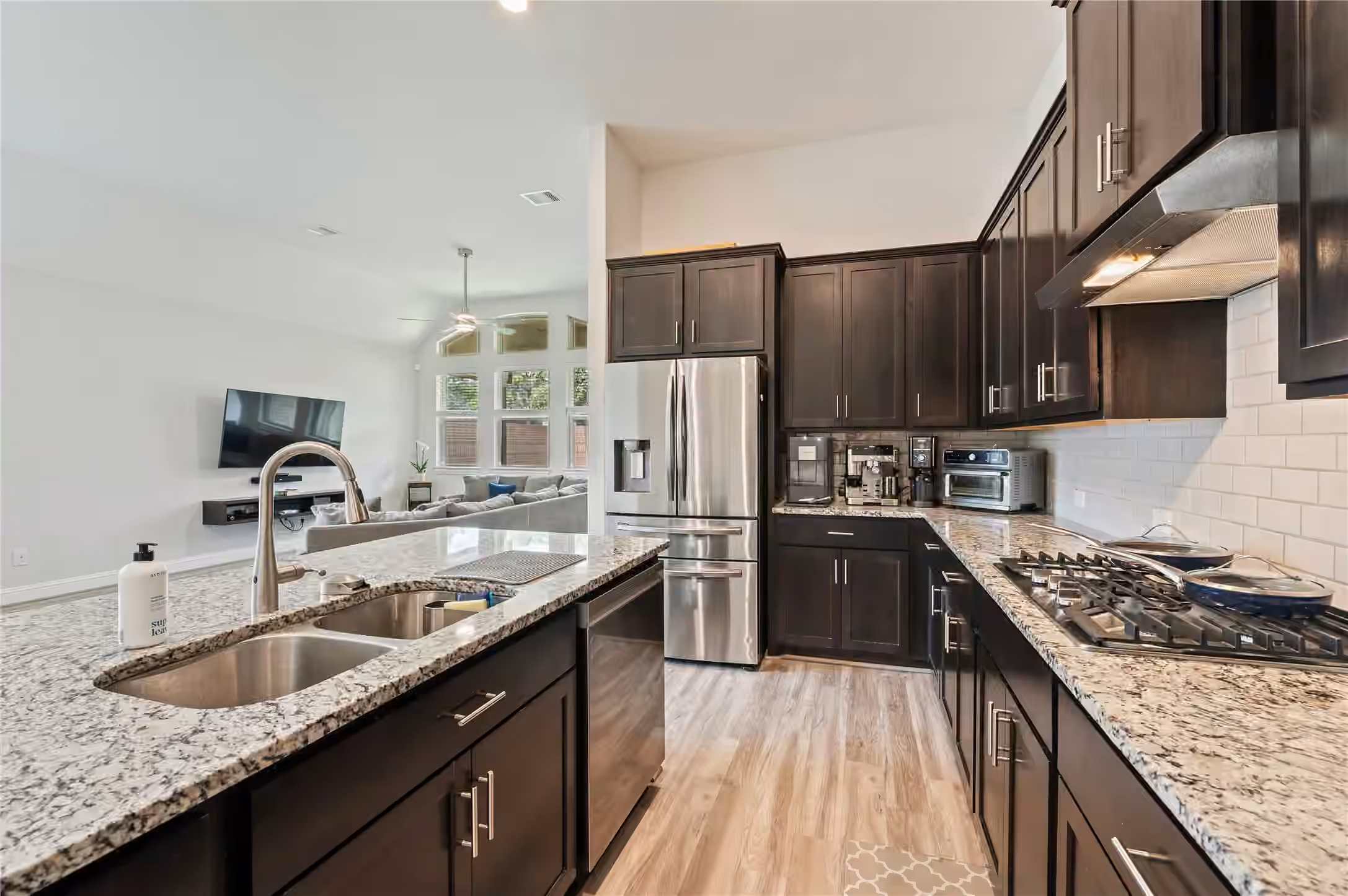 Photo 7 of 3216 Parker Drive, Pearland, TX