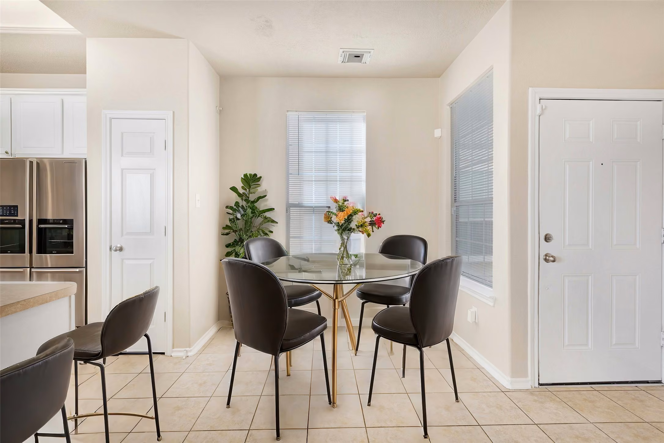 Photo 5 of 3412 Orchid Trace Lane, Houston, TX