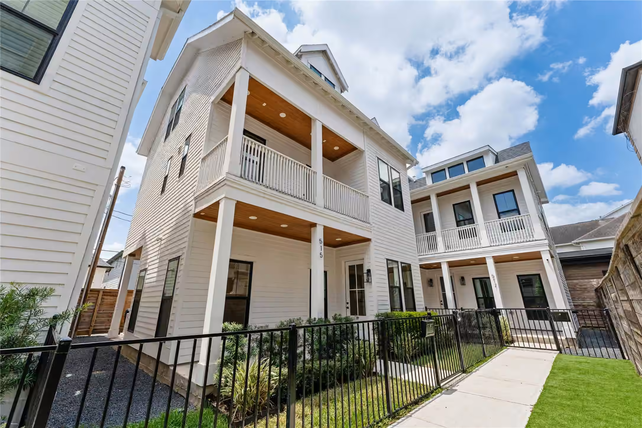 Photo 2 of 515 E 4th Street, Houston, TX