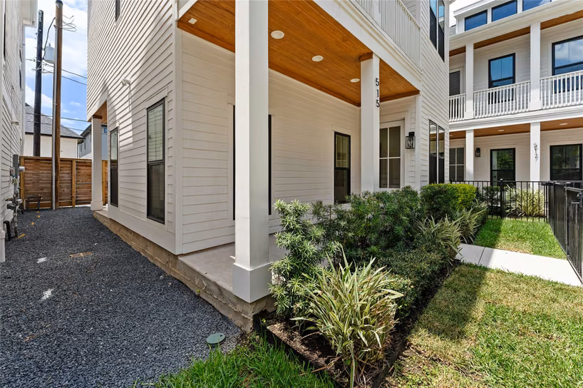 Photo 3 of 515 E 4th Street, Houston, TX