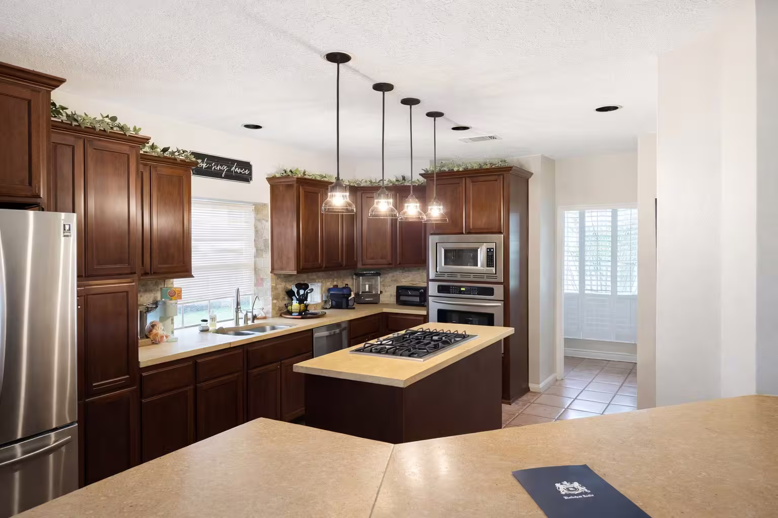 Photo 3 of 3009 Park Lane Drive, Baytown, TX