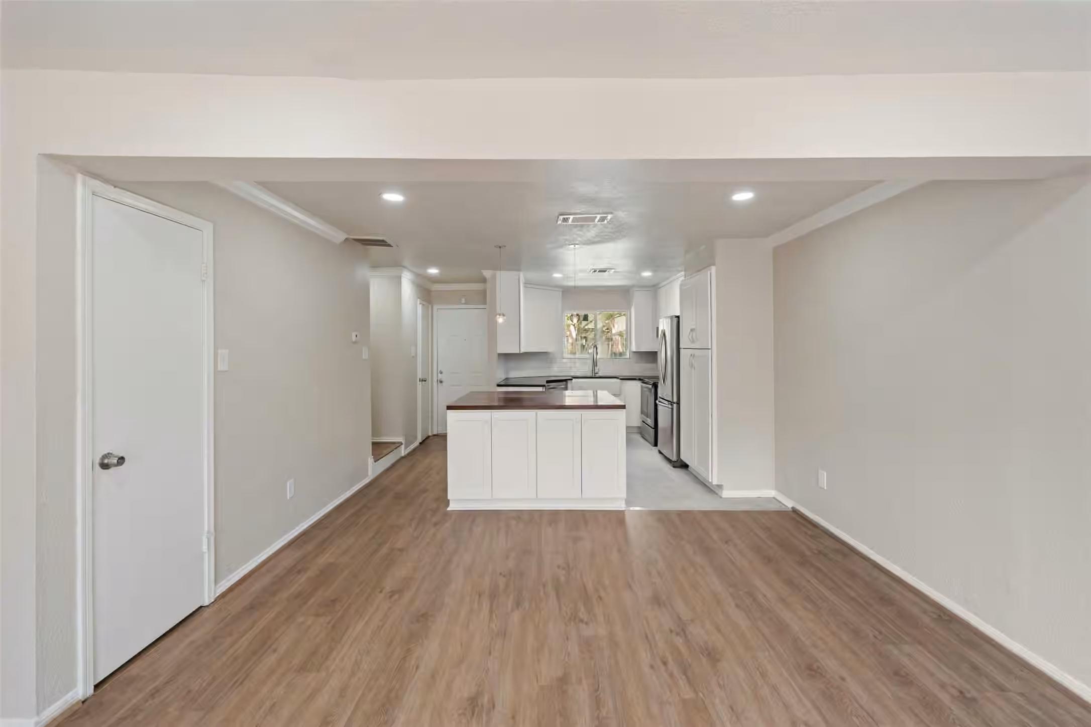 Photo 5 of 2519 Bering Drive 3, Houston, TX