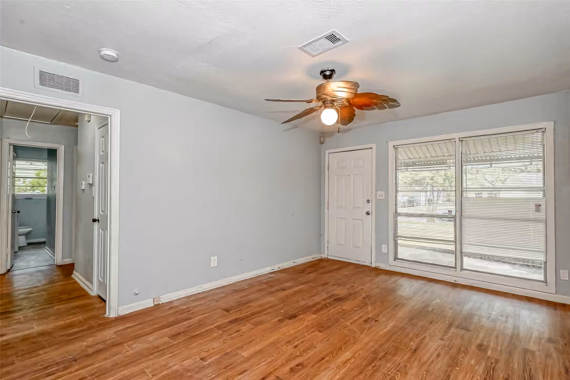 Photo 2 of 5707 Lakefield Drive, Houston, TX