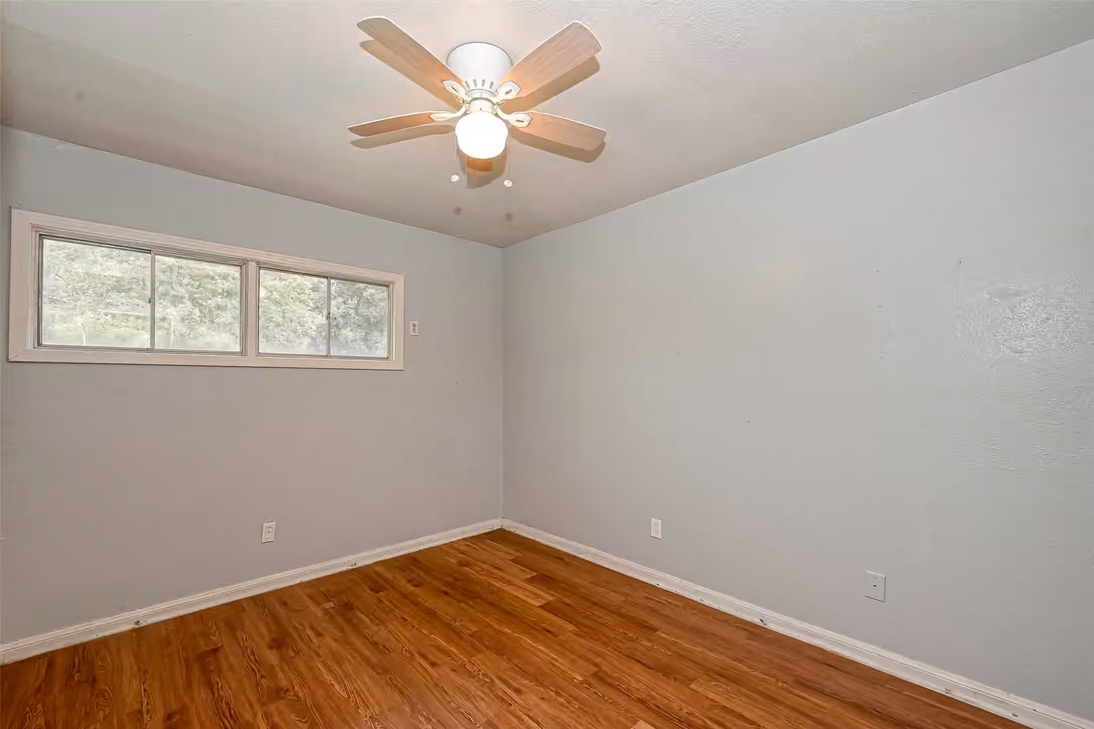 Photo 6 of 5707 Lakefield Drive, Houston, TX