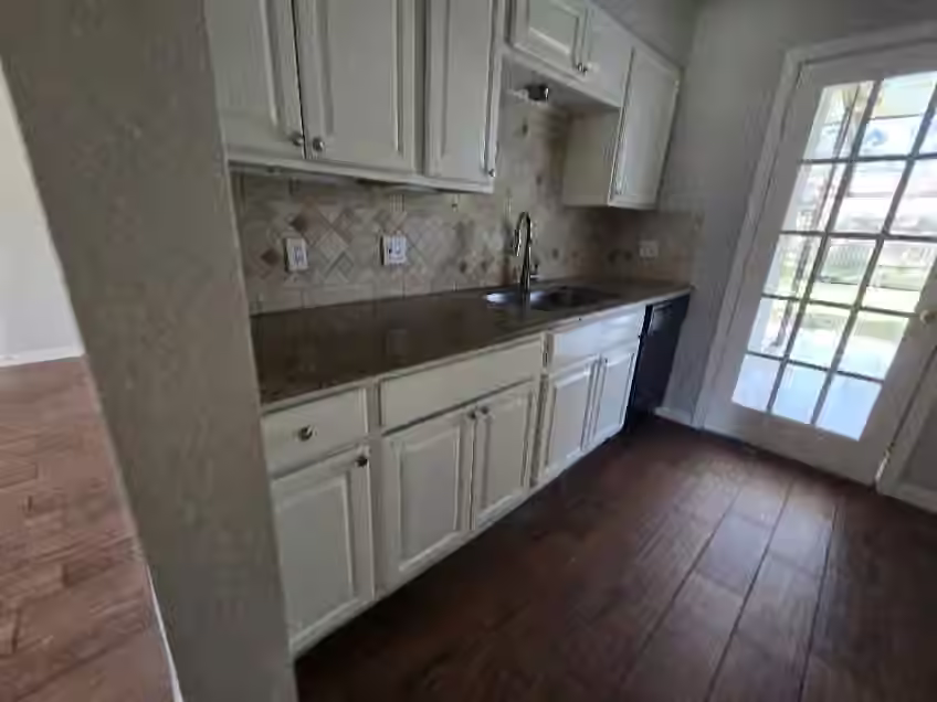 Photo 5 of 7318 Ironwood Lane, Baytown, TX