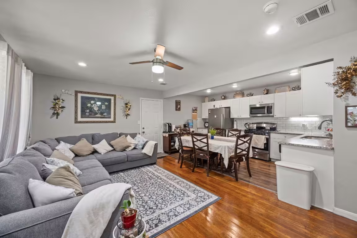 Photo 5 of 1211 Trimm Avenue, Pasadena, TX