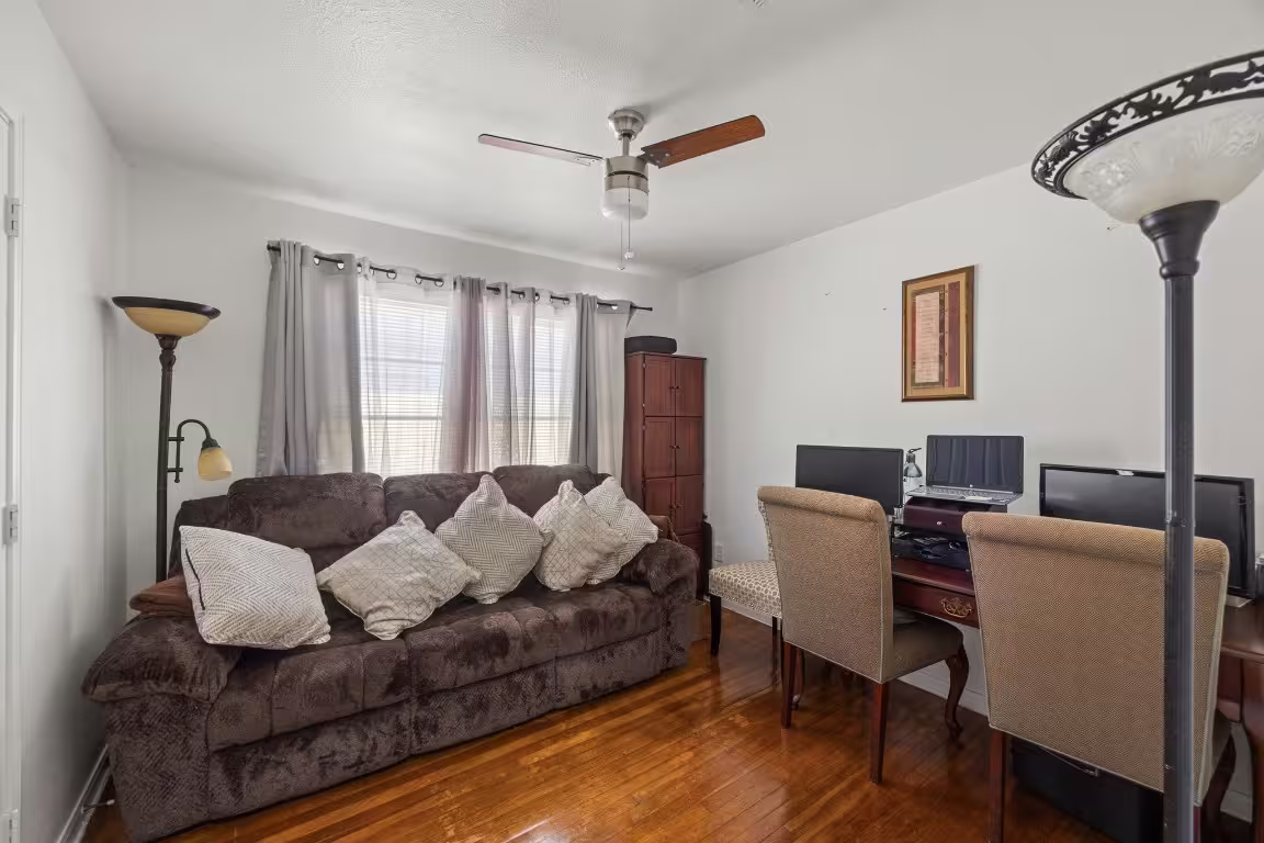 Photo 7 of 1211 Trimm Avenue, Pasadena, TX