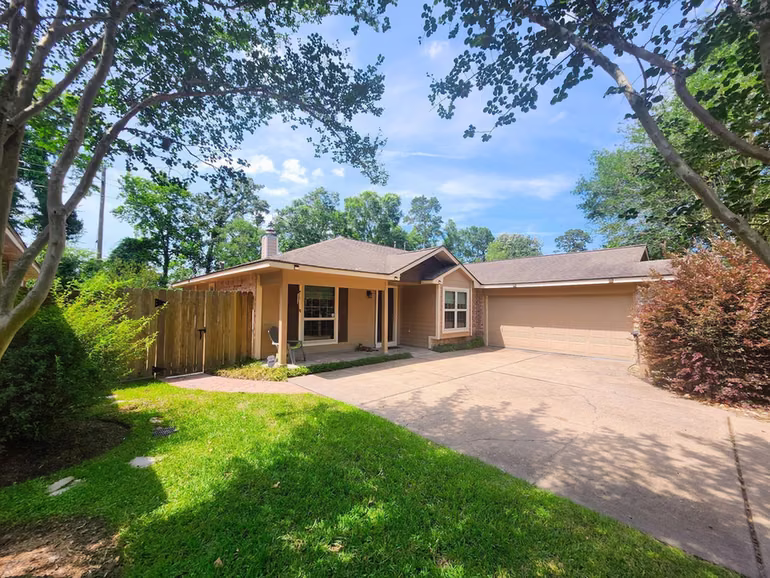 Photo of 2827 Creek Manor Drive, Houston, TX