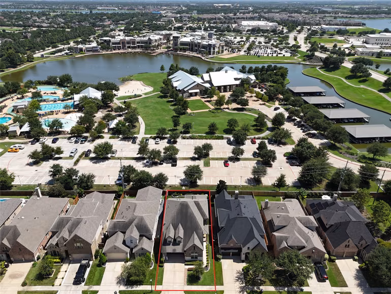 Photo 3 of 17915 Olde Oaks Estate Court, Cypress, TX