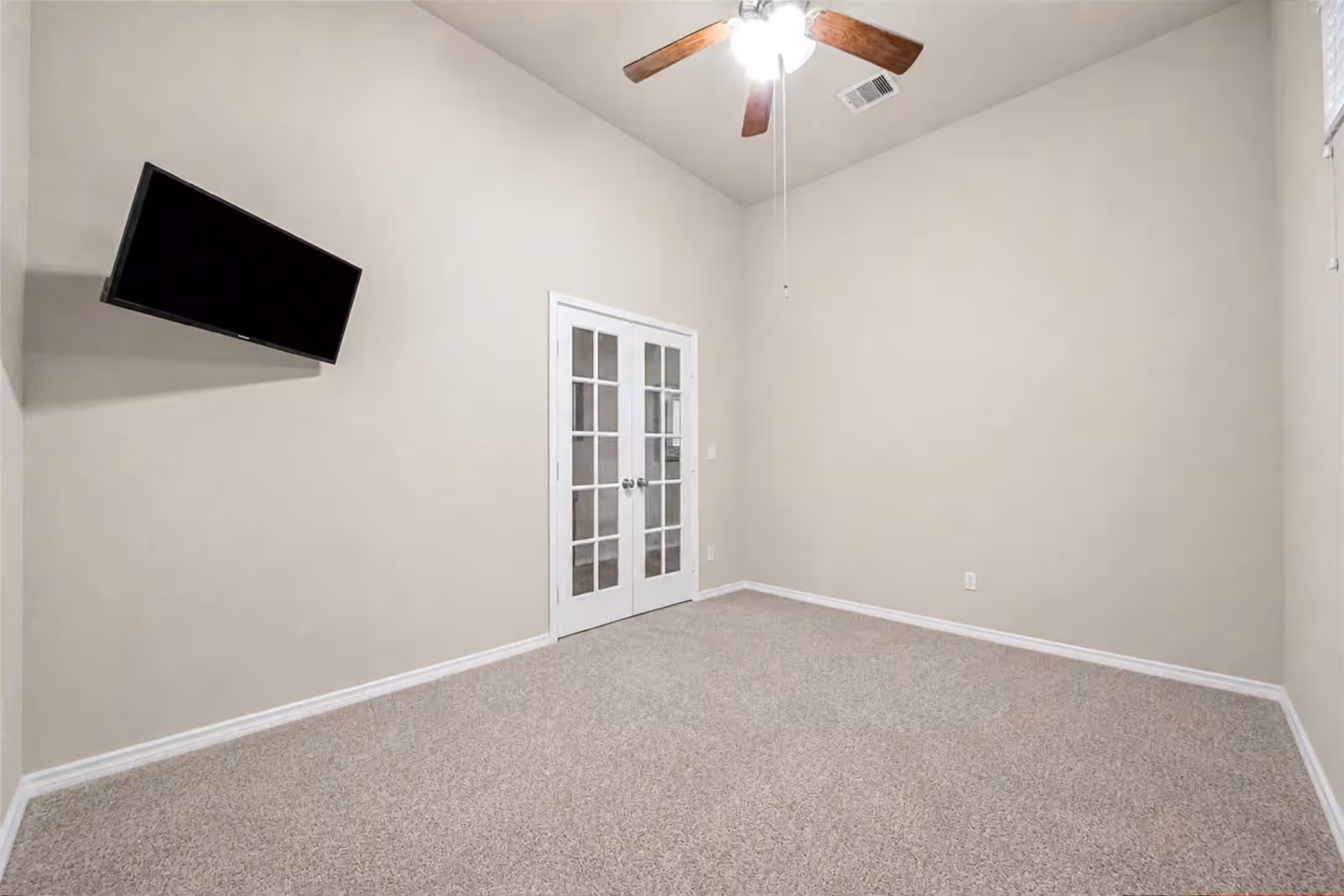 Photo 3 of 9978 Sterling Place Drive, Conroe, TX