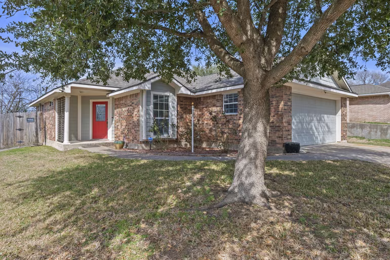 Photo of 501 Riggs Street, Brenham, TX 77833