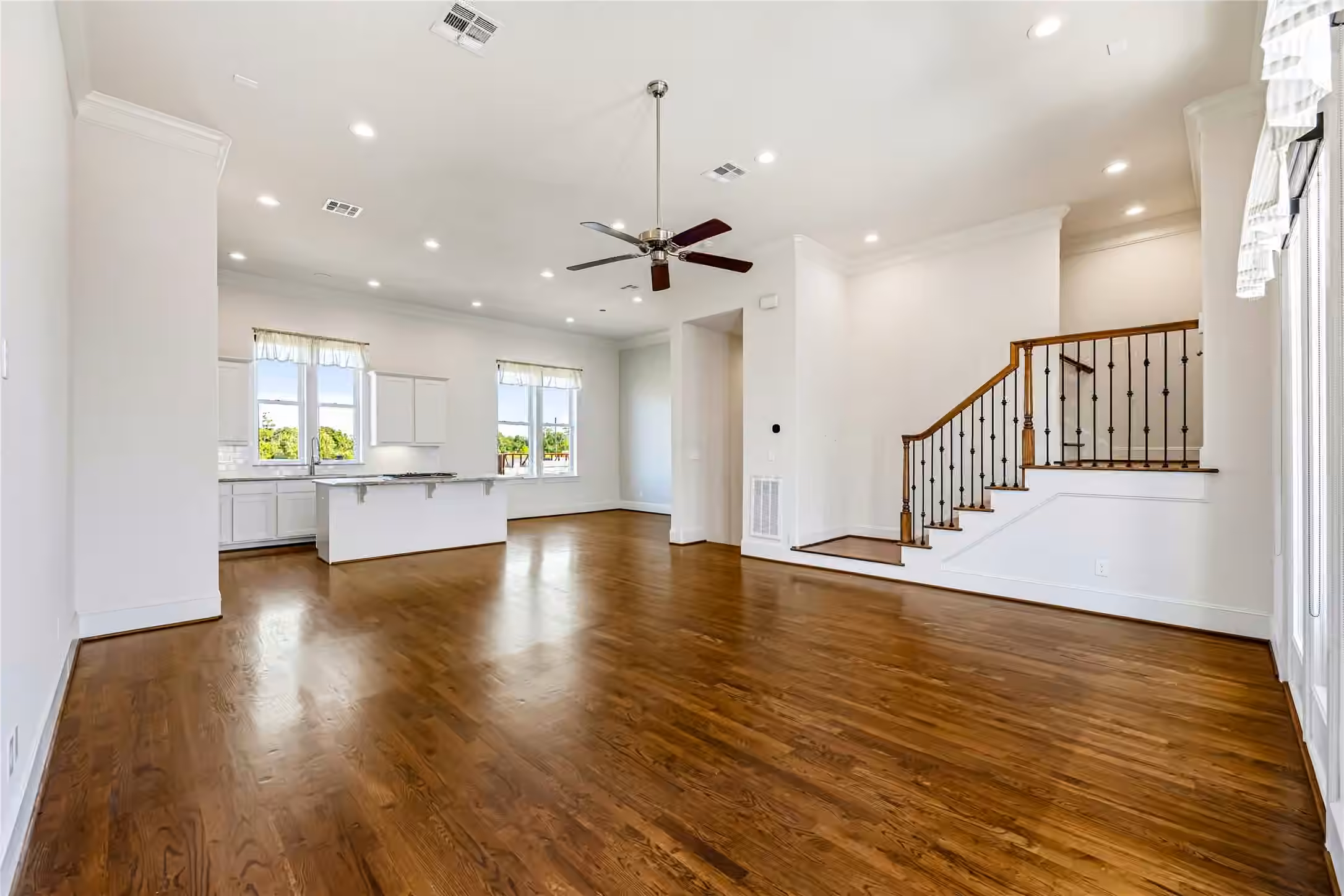Photo 5 of 5628 Cohn Terrace, Houston, TX
