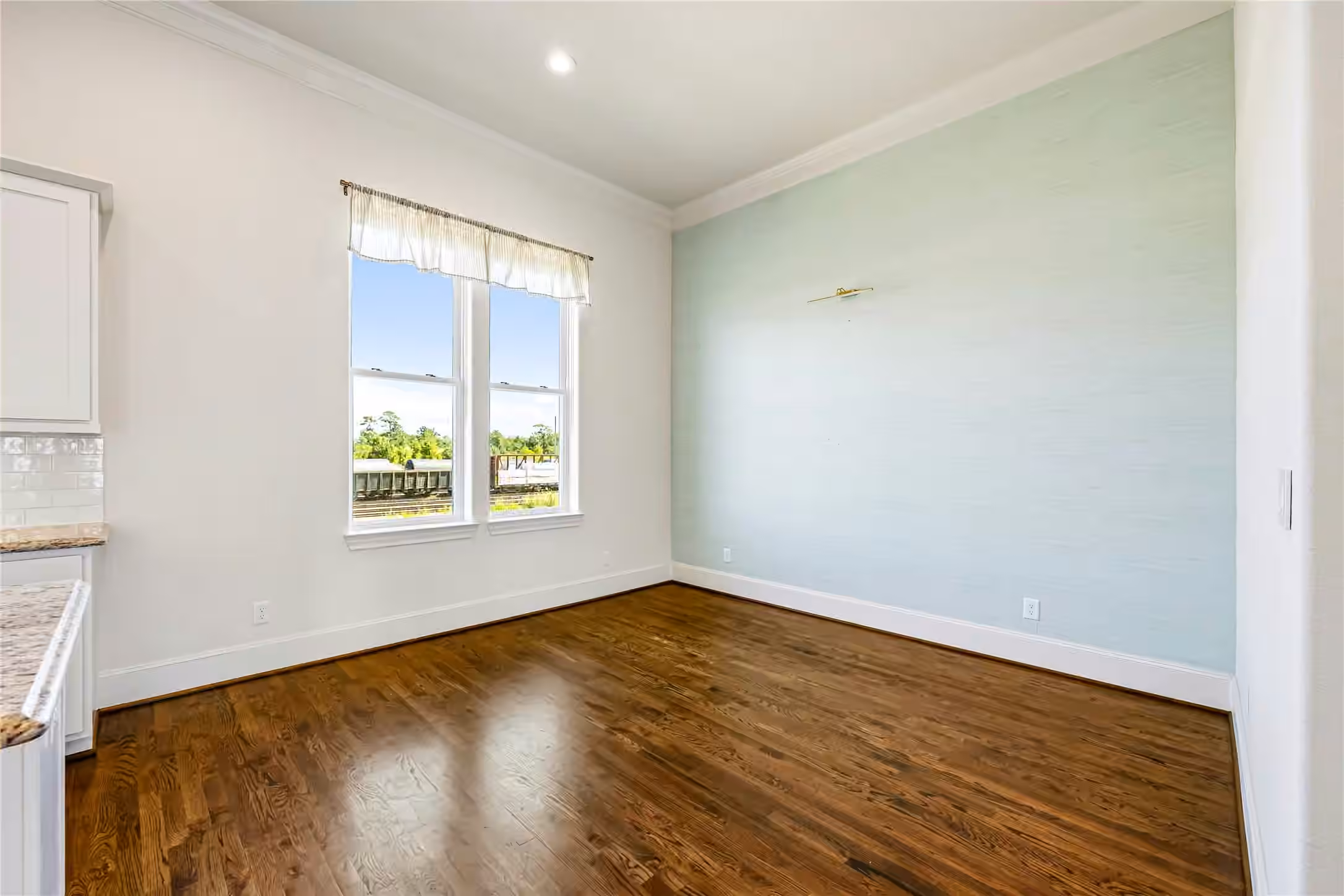 Photo 7 of 5628 Cohn Terrace, Houston, TX