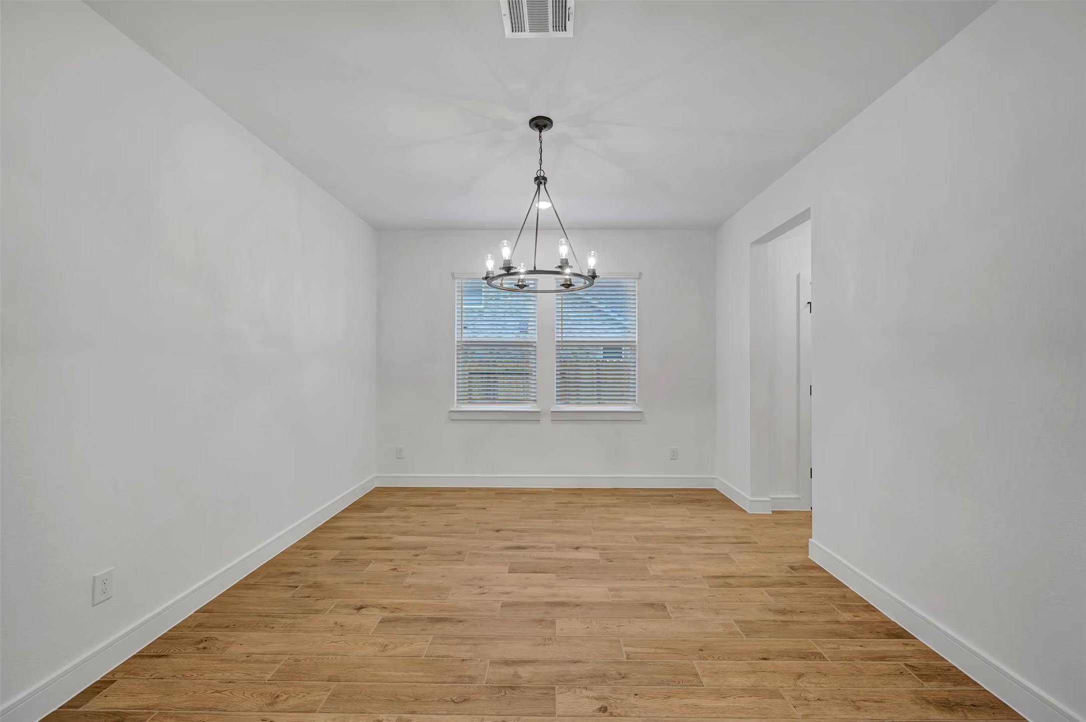 Photo 6 of 12106 Upper Meadows Avenue, Mont Belvieu, TX