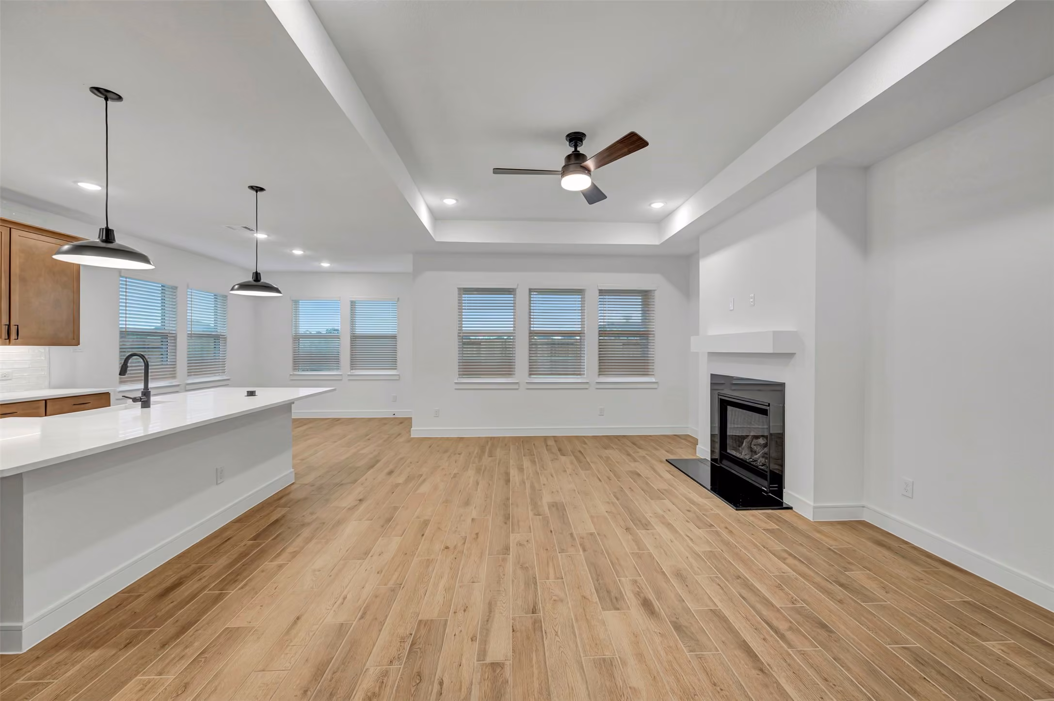 Photo 7 of 12106 Upper Meadows Avenue, Mont Belvieu, TX