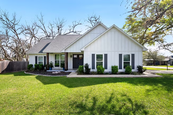 Photo of 502 Tall Timber Drive, West Columbia, TX