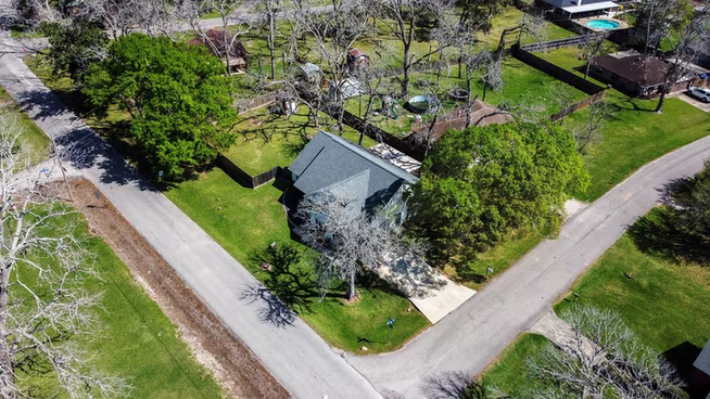 Photo 5 of 502 Tall Timber Drive, West Columbia, TX