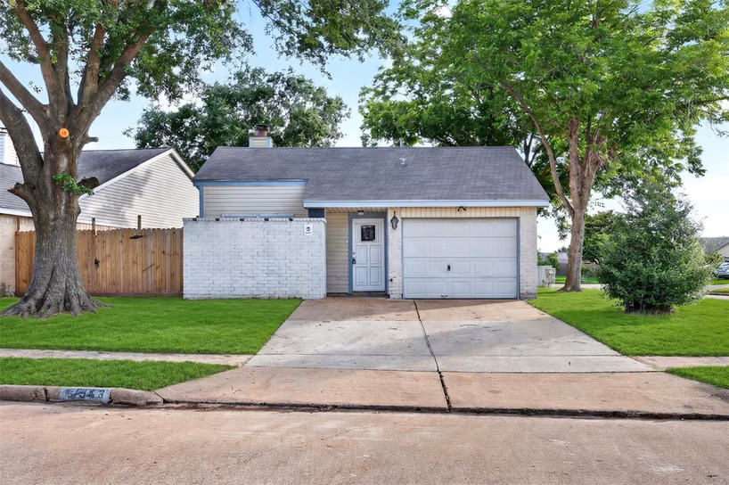 Photo 2 of 19963 Sutton Falls Drive, Cypress, TX