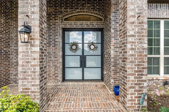 Photo 5 of 1050 Groveton Ridge Lane, Pinehurst, TX