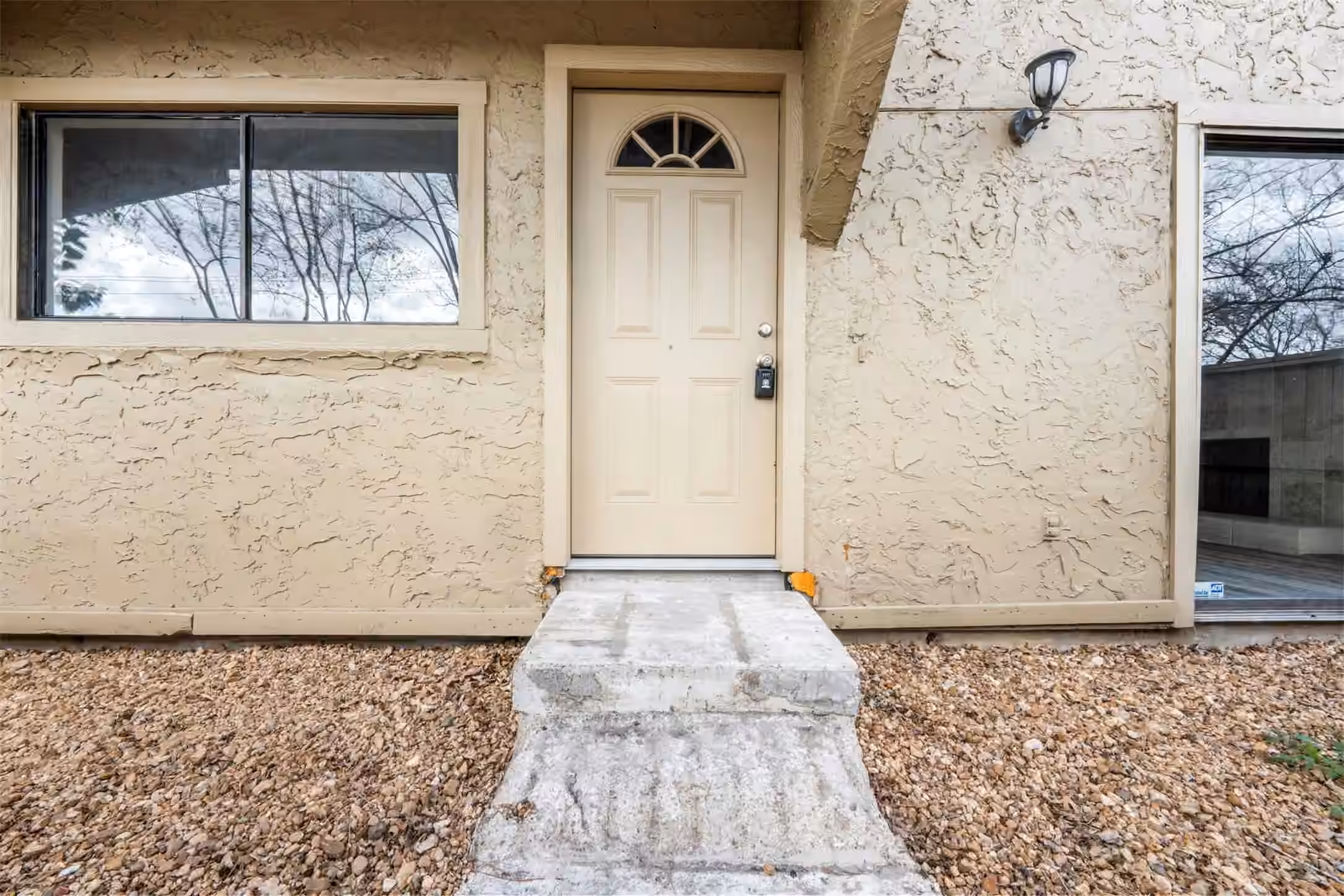 Photo 4 of 9371 Pagewood Lane, Houston, TX