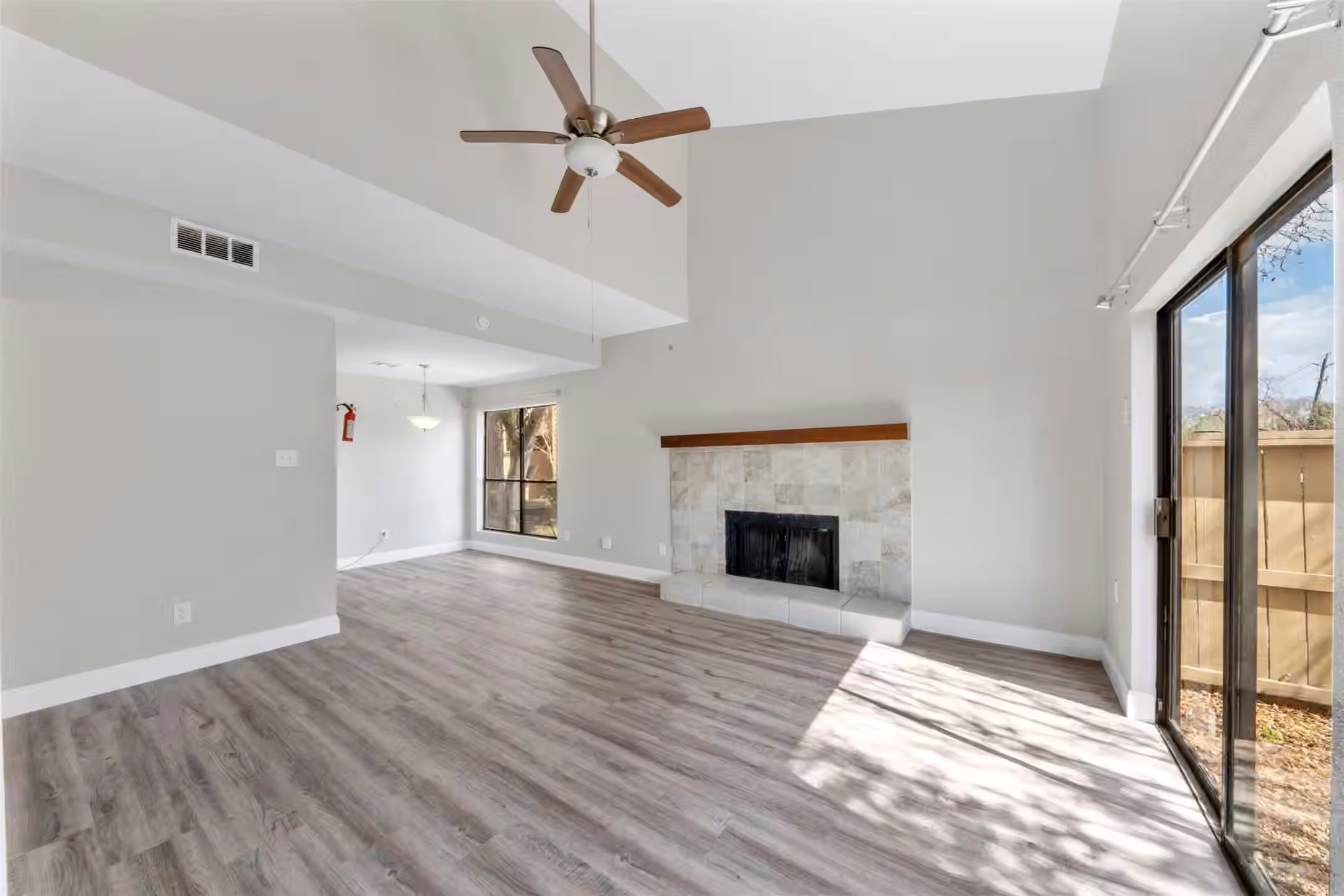 Photo 6 of 9371 Pagewood Lane, Houston, TX
