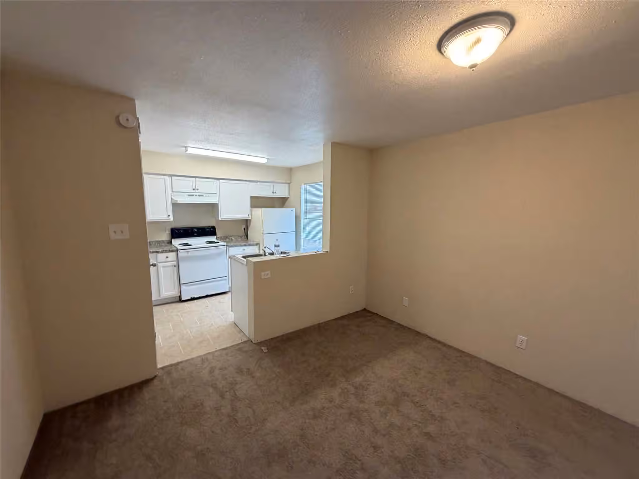 Photo 5 of 3900 Woodchase Drive 123, Houston, TX